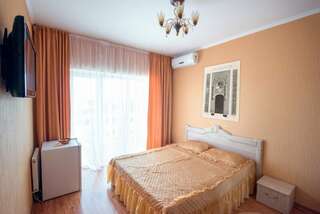 Гостиница Хаят Коктебель Классический трехместный номер-8